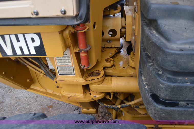 image for item J8684 2006 Caterpillar 120H motor grader