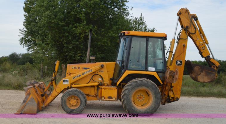 image for item J8685 1991 John Deere 310D backhoe