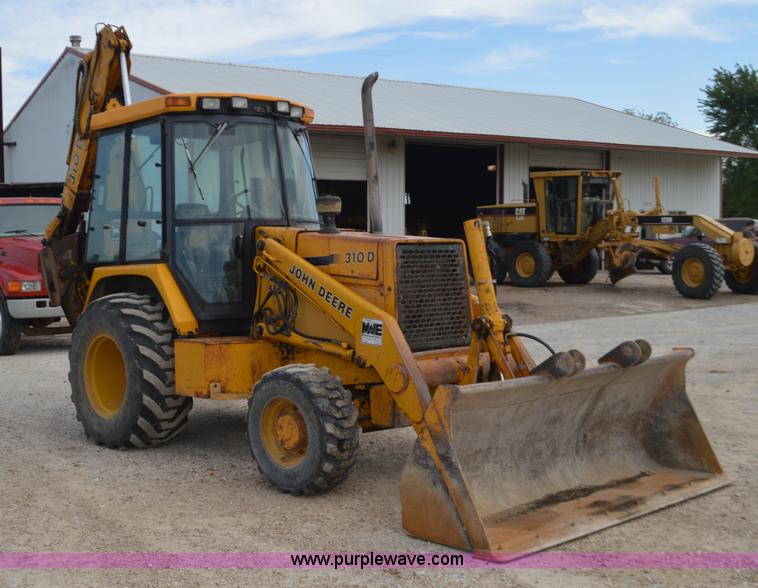 image for item J8685 1991 John Deere 310D backhoe