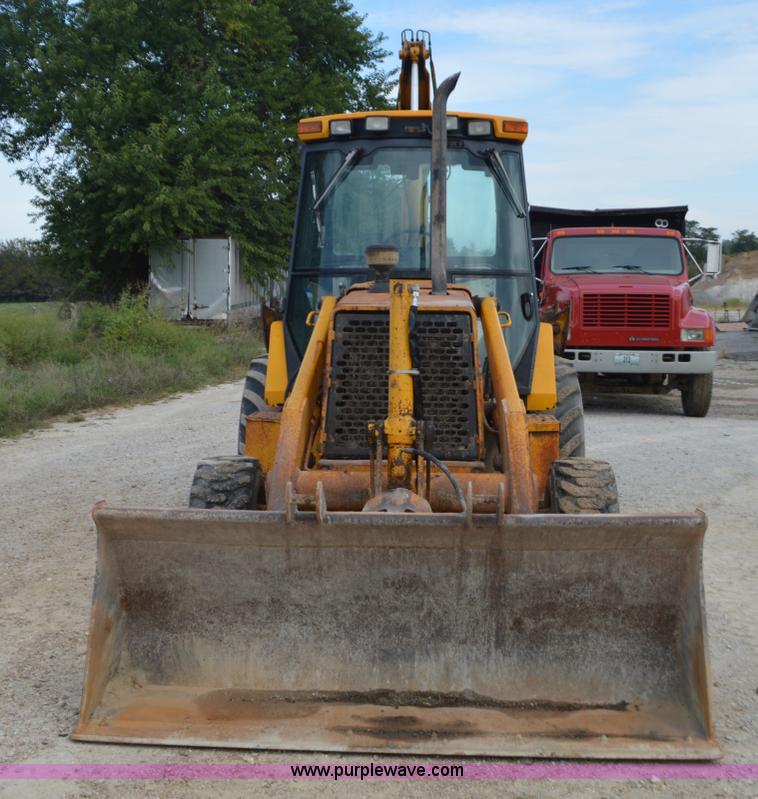 image for item J8685 1991 John Deere 310D backhoe