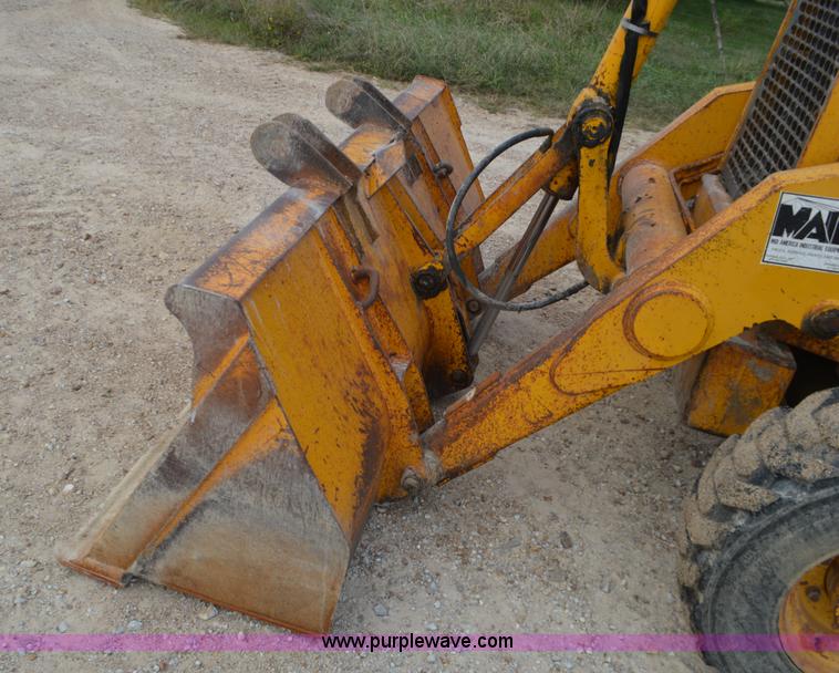 image for item J8685 1991 John Deere 310D backhoe