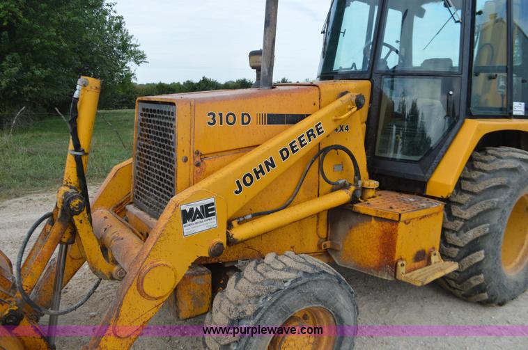 image for item J8685 1991 John Deere 310D backhoe