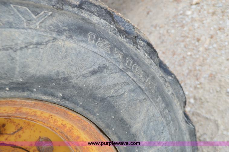 image for item J8685 1991 John Deere 310D backhoe