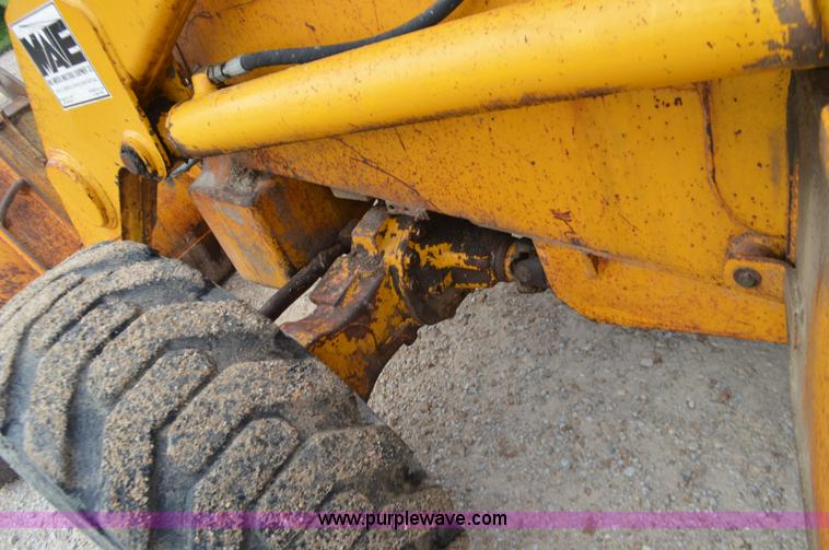 image for item J8685 1991 John Deere 310D backhoe