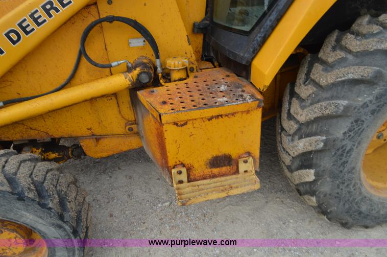 image for item J8685 1991 John Deere 310D backhoe