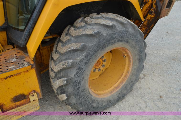 image for item J8685 1991 John Deere 310D backhoe