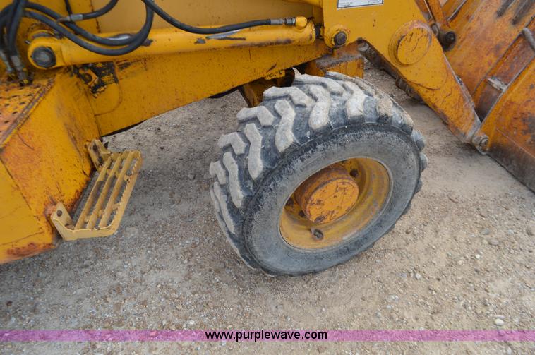 image for item J8685 1991 John Deere 310D backhoe