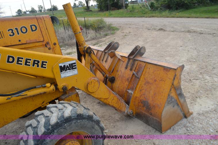 image for item J8685 1991 John Deere 310D backhoe