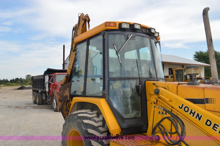 image for item J8685 1991 John Deere 310D backhoe