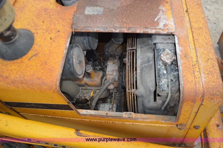 image for item J8685 1991 John Deere 310D backhoe