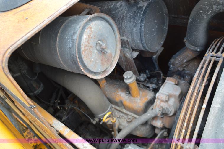 image for item J8685 1991 John Deere 310D backhoe