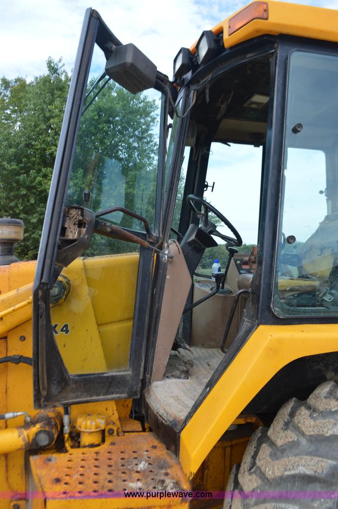 image for item J8685 1991 John Deere 310D backhoe