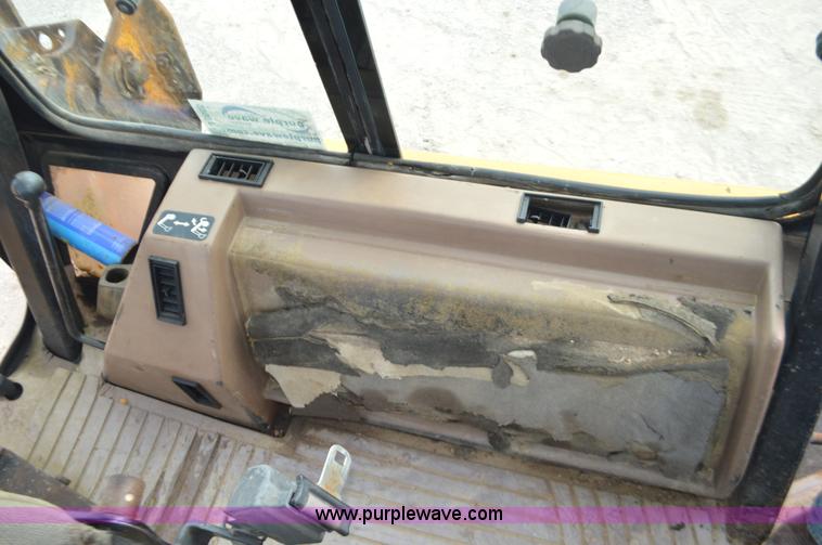 image for item J8685 1991 John Deere 310D backhoe