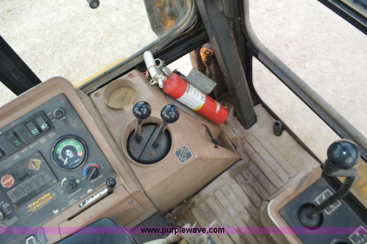 image for item J8685 1991 John Deere 310D backhoe