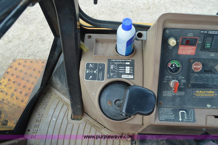 image for item J8685 1991 John Deere 310D backhoe