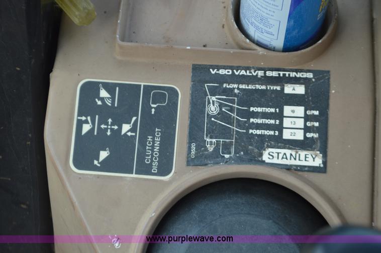 image for item J8685 1991 John Deere 310D backhoe