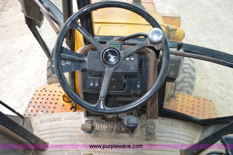 image for item J8685 1991 John Deere 310D backhoe