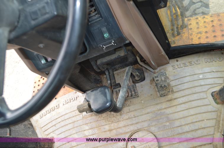 image for item J8685 1991 John Deere 310D backhoe
