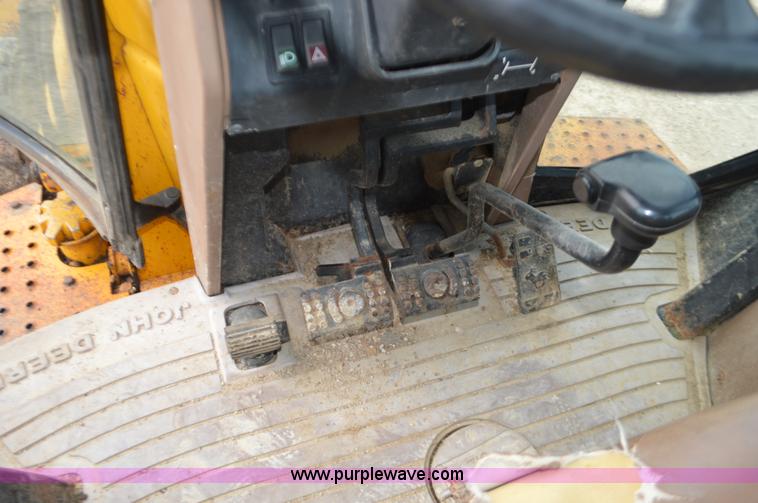 image for item J8685 1991 John Deere 310D backhoe