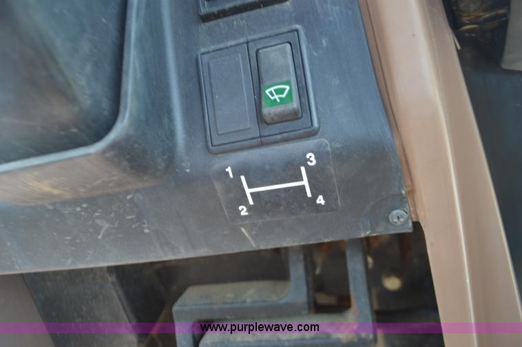 image for item J8685 1991 John Deere 310D backhoe