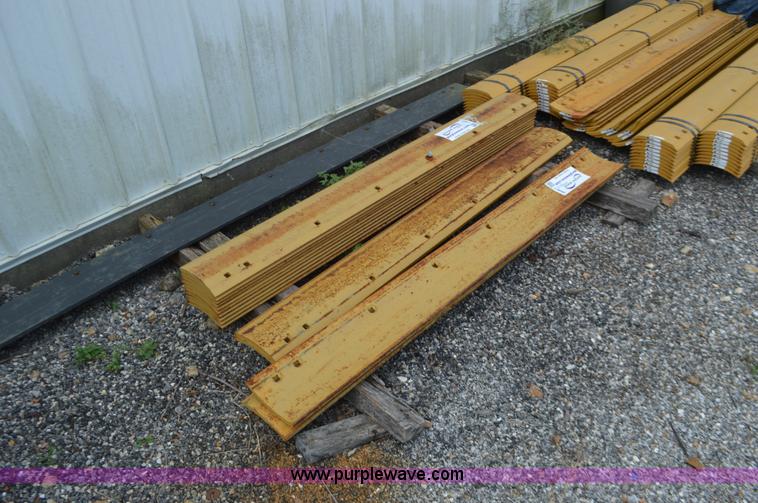 image for item J8687 (8) motor grader cutting edges