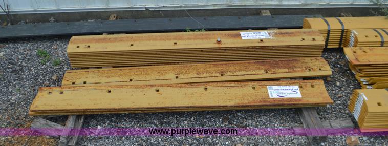 image for item J8688 (6) motor grader cutting edges