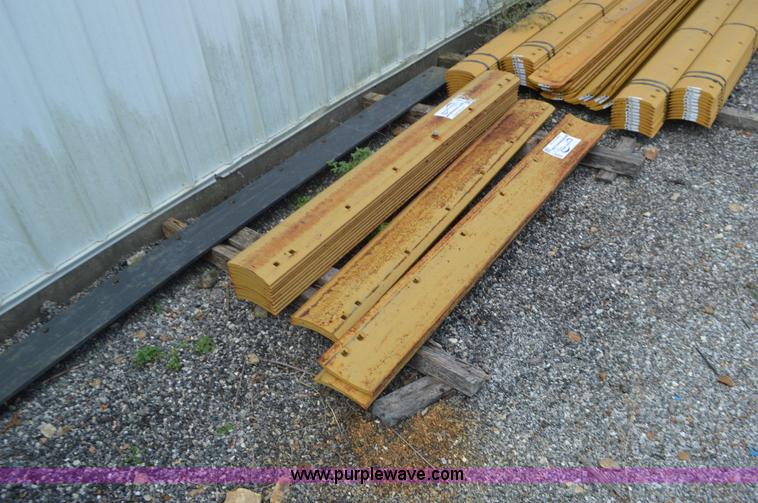 image for item J8688 (6) motor grader cutting edges