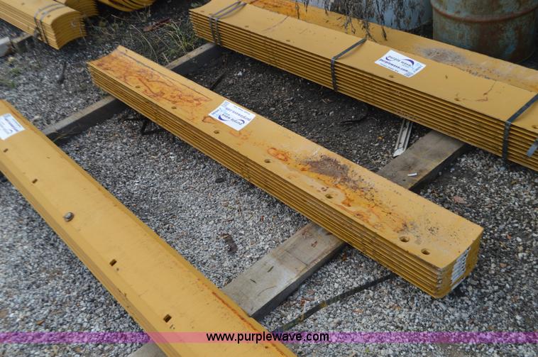 image for item J8690 (8) motor grader cutting edges