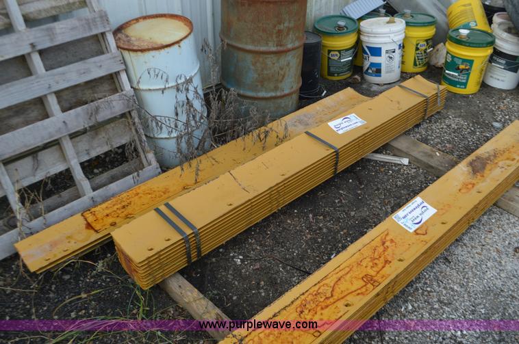 image for item J8691 (10) motor grader cutting edges