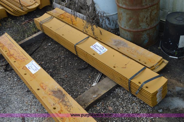image for item J8691 (10) motor grader cutting edges