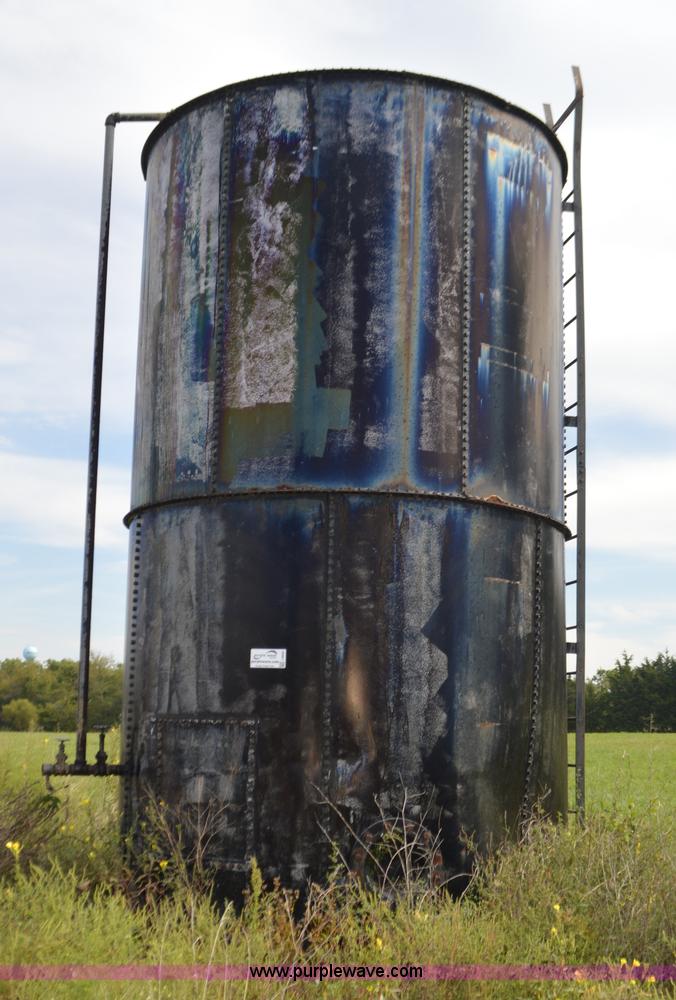 image for item J8692 Bulk Road oil tank
