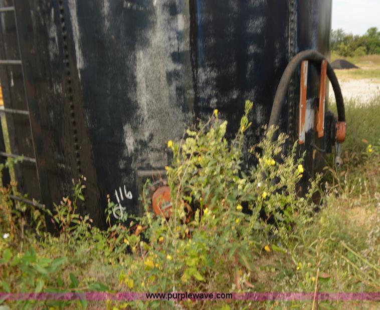 image for item J8692 Bulk Road oil tank