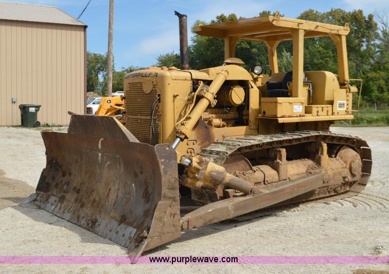 image for item J8693 Caterpillar D7F dozer