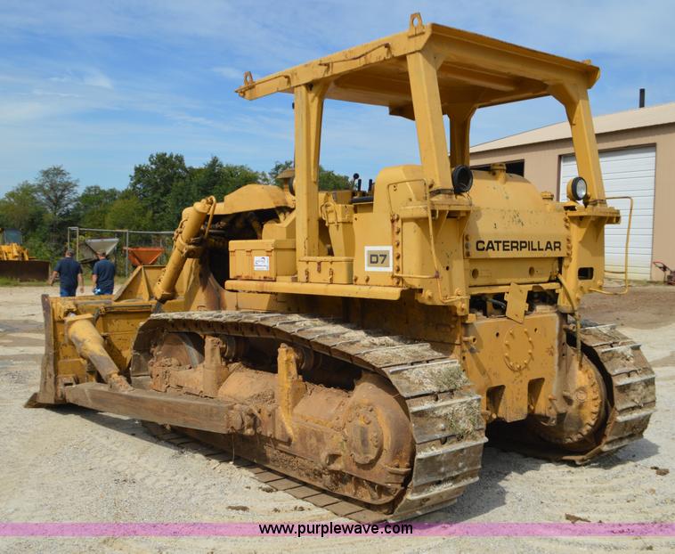image for item J8693 Caterpillar D7F dozer