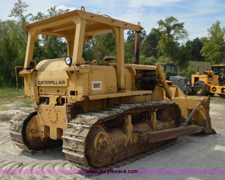 image for item J8693 Caterpillar D7F dozer