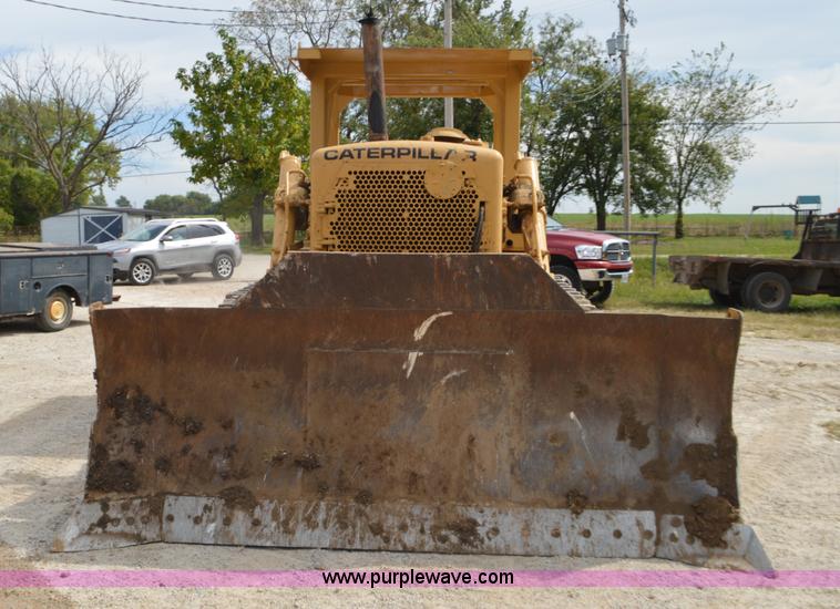 image for item J8693 Caterpillar D7F dozer