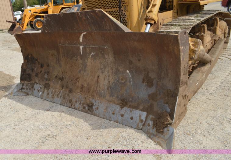 image for item J8693 Caterpillar D7F dozer