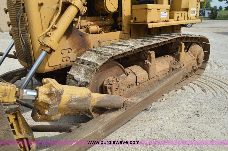 image for item J8693 Caterpillar D7F dozer