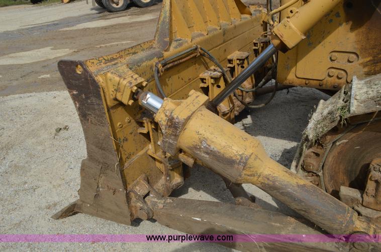 image for item J8693 Caterpillar D7F dozer