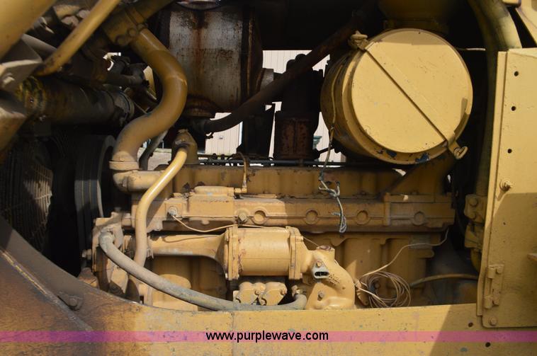image for item J8693 Caterpillar D7F dozer