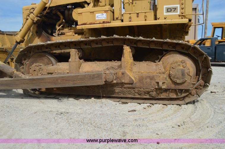 image for item J8693 Caterpillar D7F dozer