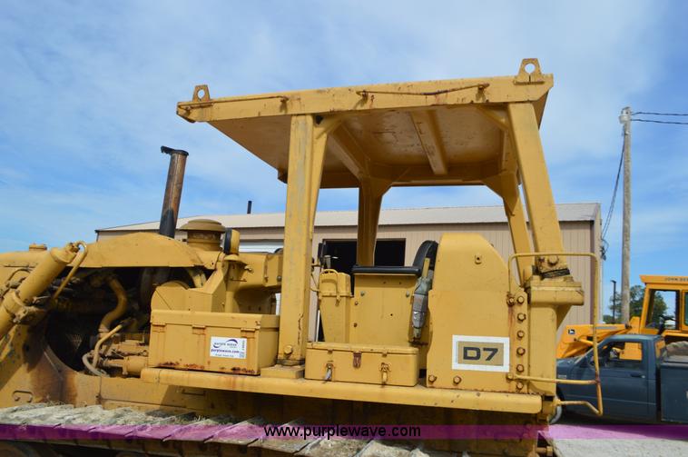 image for item J8693 Caterpillar D7F dozer
