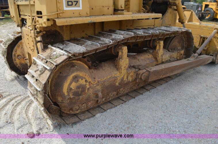image for item J8693 Caterpillar D7F dozer