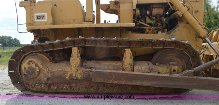 image for item J8693 Caterpillar D7F dozer