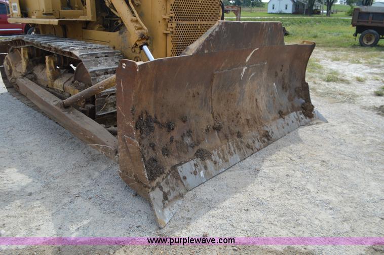 image for item J8693 Caterpillar D7F dozer