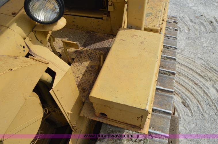 image for item J8693 Caterpillar D7F dozer
