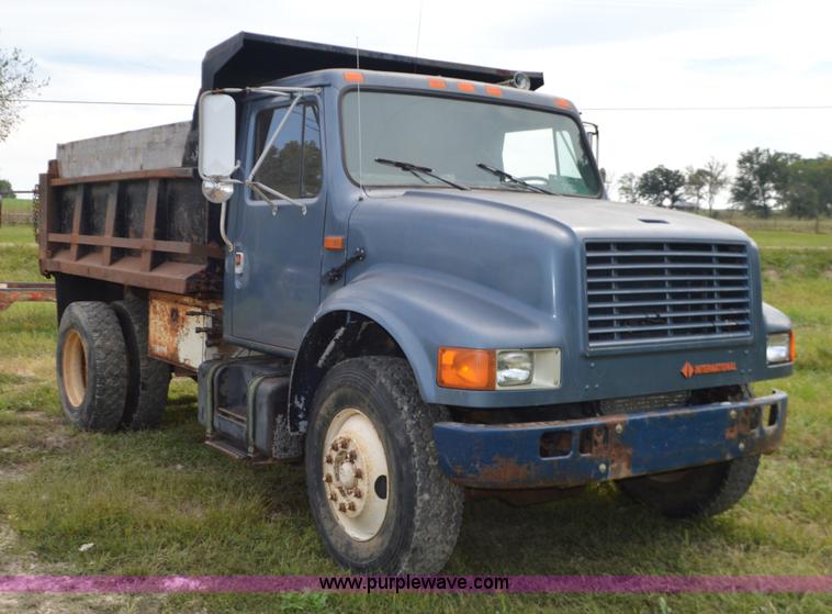 image for item J8694 1991 International 4900 dump truck