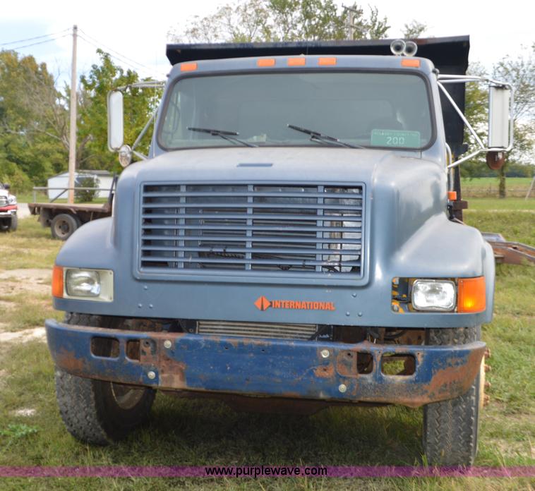image for item J8694 1991 International 4900 dump truck