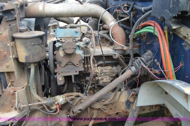 image for item J8694 1991 International 4900 dump truck