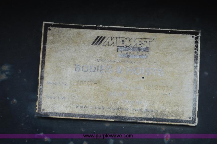 image for item J8694 1991 International 4900 dump truck